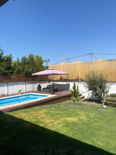 Se Vende 3d, 3b + Servicio, Piscina, Quincho