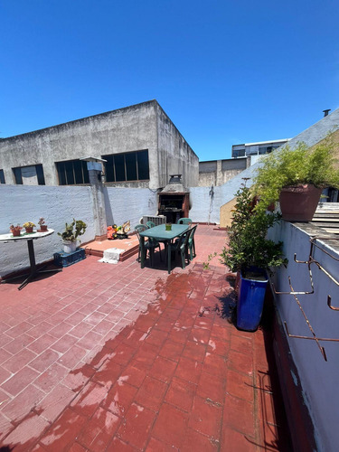 Venta. Casa 4 Amb + Dpto 3 Amb C/ Terraza + Local. Zona Comercial. Villa Celina.