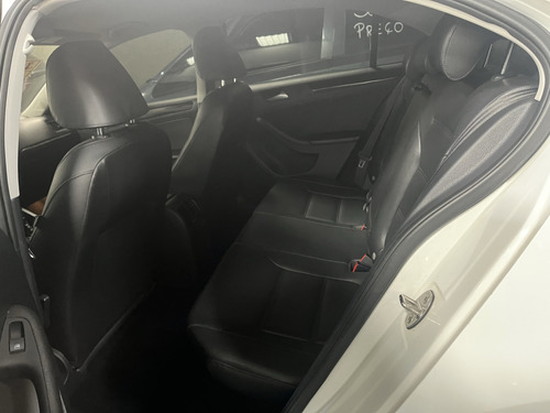 Volkswagen Jetta 2.0 COMFORTLINE FLEX 4P TIPTRONIC
