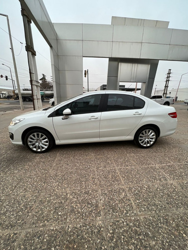 Imagen 2 de 7 de Peugeot 408