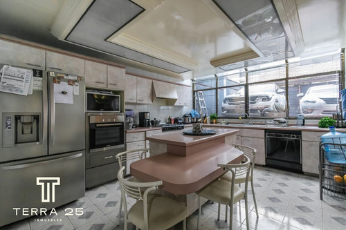 Gran Oportunidad Para Desarrolladores Casa A La Venta En Lomas De Tecamachalco