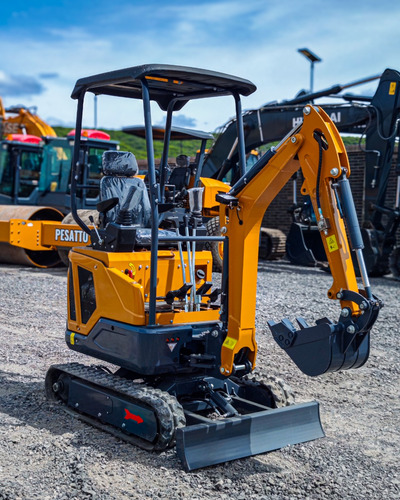 Miniexcavadora Pesatto E16d 1.6 Ton. 2024