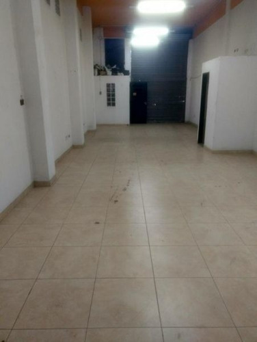 Imagen 3 de 9 de Local Comercial Sobre Avenida