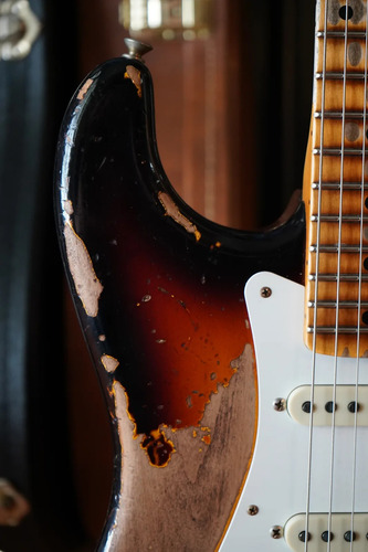 Fender Custom Shop Limited 56 Stratocaster Super Heavy Relic Diestro Sunburst Maple (Usado)