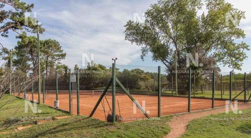Departamento En Excelentes Condiciones, Punta Del Este- Ref: 3399