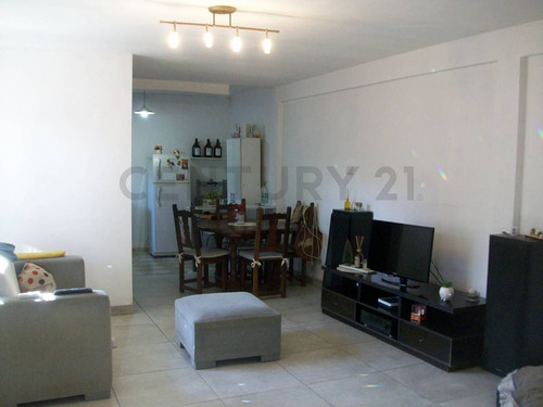 Imagen 27 de 30 de Venta Casa Multifamiliar 3 Dormitorios Garage Patio Parrilla Luminoso