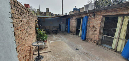 En Venta - Casa De 5 Ambientes - Centro - Cañada De Gomez.. Impecable !!!