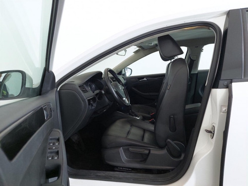 Imagem 10 de 15 de 143580 - Volkswagen Jetta 2014 Com Garantia