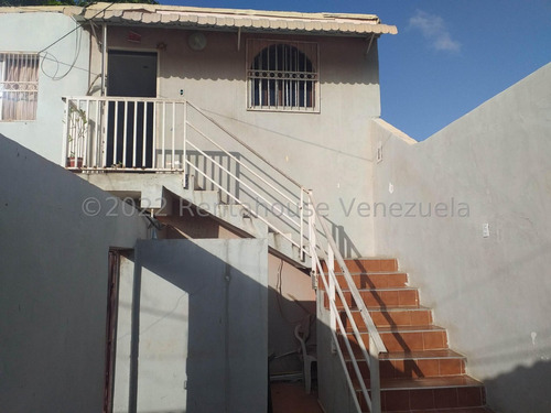 En Venta Linda Quinta Ideal Para  Residencia En Coro