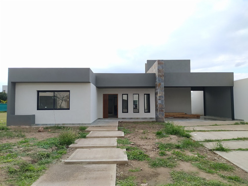 Siete Soles Verandas Casa Estrenar Una Planta