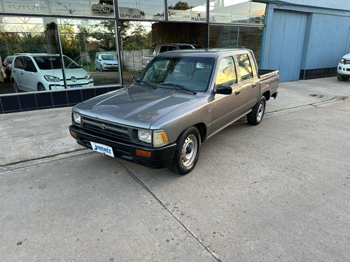 Toyota Hilux 2.8 D/cab 4x2 D Dlx