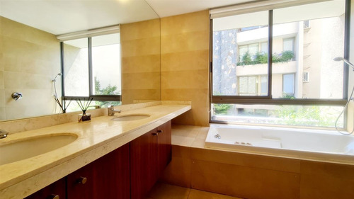 Departamento 4 Dormitorios En Arriendo En Vitacura