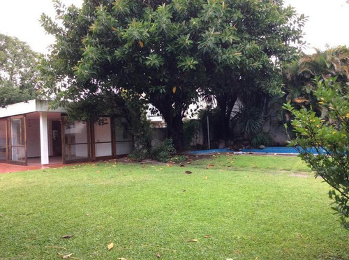 Imagen 25 de 30 de Casa De 5 Dormitorios Con Jardín Y Pileta