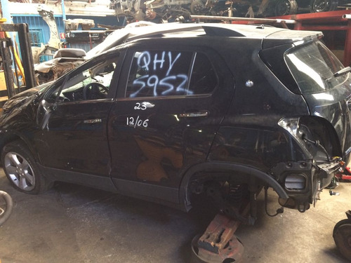 Sucata Tracker 2015 Vendo Peças Motor Cambio Suspensão Porta