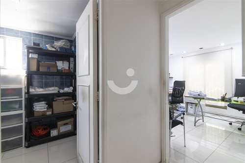 Casa En Venta De 4 Dorm. En Las Condes