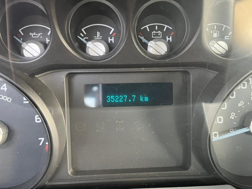 Imagen 14 de 18 de Ford F-350