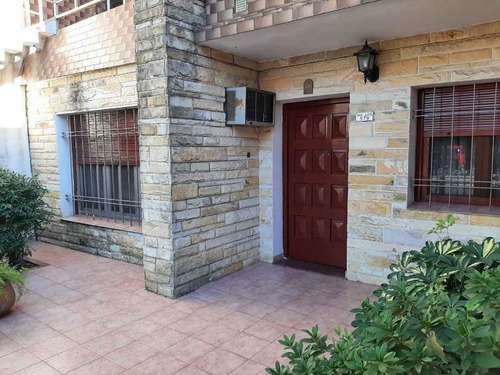 Venta - Casa Ph De 3 Ambientes Con Pileta - Haedo