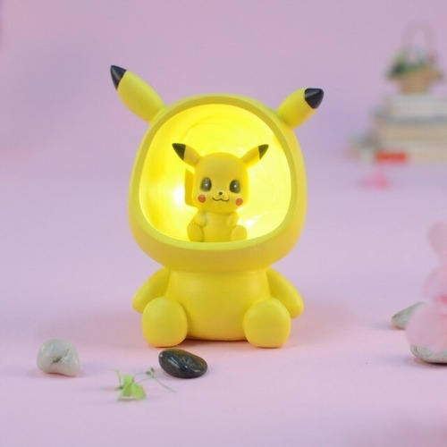 Imagen 3 de 5 de Figura Decorativa De Resina De Pikachu Con Iluminación Led