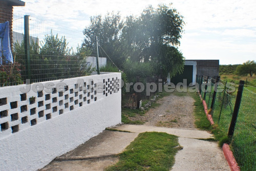 Imagen 7 de 14 de En Venta Dos Casas Y Un Galpón En El Mismo Padrón Colonia Del Sacramento