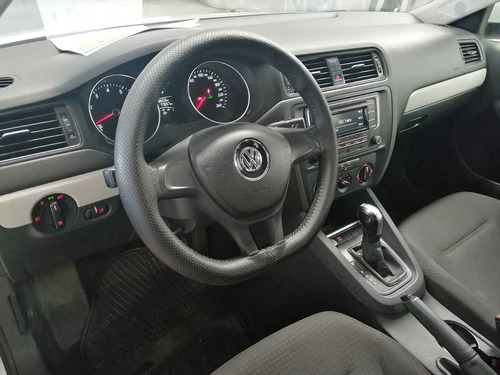 Imagen 9 de 15 de Volkswagen Jetta 2015 4p Comfortline L5/2.5 Aut