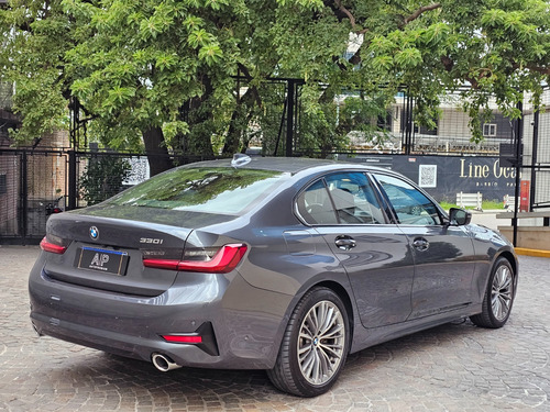 BMW Serie 3 3.0 330i Sedan Sport Line 252cv