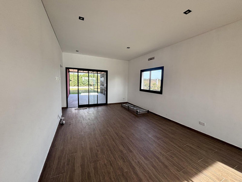 Casa En Venta San Sebastian Area 13