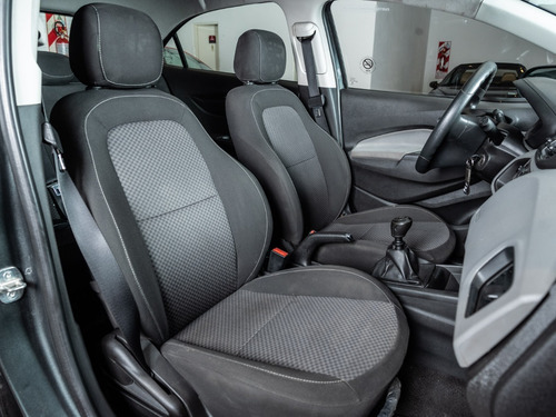 Imagen 12 de 15 de Chevrolet Onix 2019 1.4 Joy Ls Fer