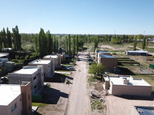 Remax Vende Terreno En Barrio Finca Costa Serena