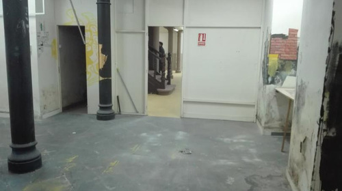 Amplio Y Hermoso Local Sobre Peatonal Sarandi A Pasos De La Plaza Matriz