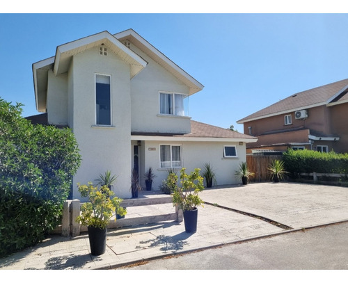 Propiedad Completamente Remodelada, Gran Oportunidad, Estanc