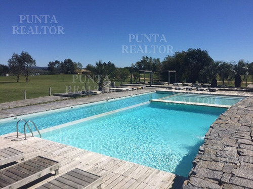 Excelente Chacra Con Casco De Muy Buen Gusto En Complejo Privado Con Piscina, Cáñalos, Kayaks, Huerta Orgánica, 3 Dormitorios Uno En Suite Parrillero - Ref: 323