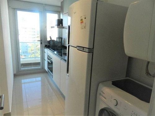 Apartamento En Alquiler Por Temporada De 2 Dormitorios En Playa Brava