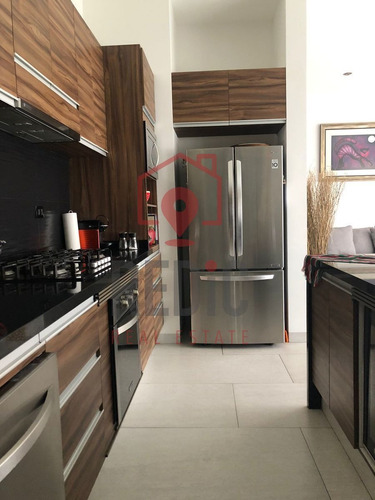 Imagen 6 de 19 de Casa De 5 Hab. + Roof Garden En Condesa Juriquilla