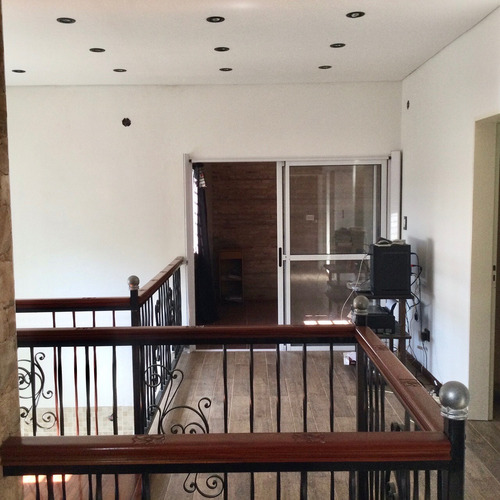 Venta Casa En 2 Plantas Con Pileta Y Quincho Glew