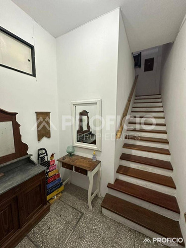 Local Comercial Y Departamentos En Block En Berazategui