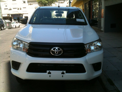 Toyota Hilux 4x4 Dc Dx 2,4tdi 150hp Man 6 Vel Entrega Ya '24
