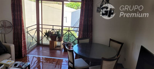 Departamento En Venta De 2 Dorm. En Santiago