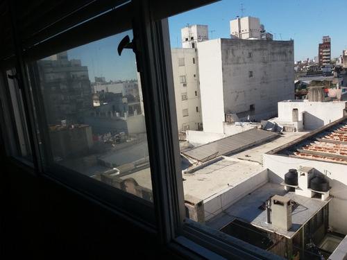 Imagen 8 de 14 de Apartamento Con Renta 1 Dormitorio Al Frente Centro Ascensor .