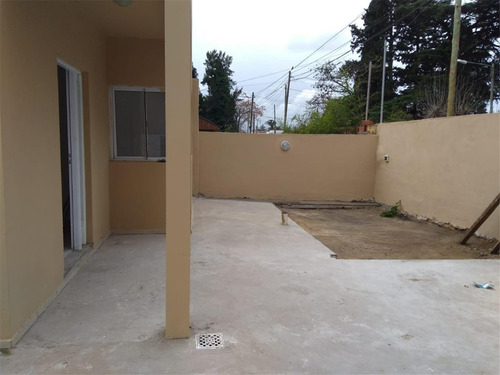 Casa De 4 Ambientes Con Piscina En Venta