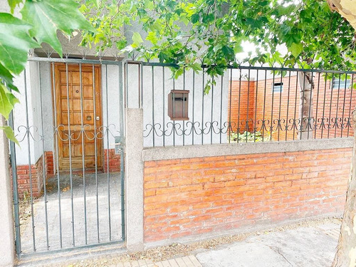 Imagen 1 de 17 de Casa En Venta En Berazategui