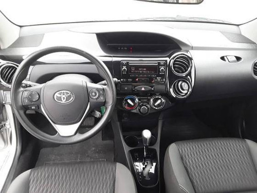 Imagem 3 de 9 de Toyota Etios 1.5 X Plus Sedan 16v Flex 4p Automático