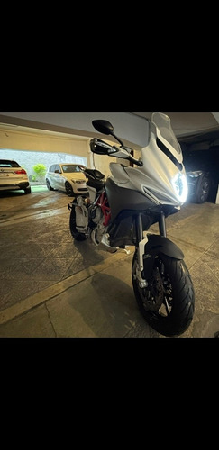Imagen 8 de 10 de Ducati Hyperstrada