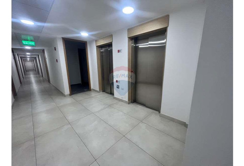 Se Arrienda Oficina Con Estacionamiento Privado