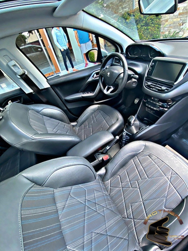 Peugeot 208 Feline Pack Cuir 2015
