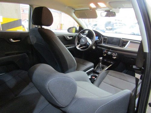 Kia Rio Vibrant Mt 1400cc