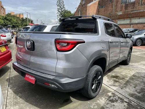 RAM 1000 BIGHORN PICKUP DC SEC 1,8 4X4