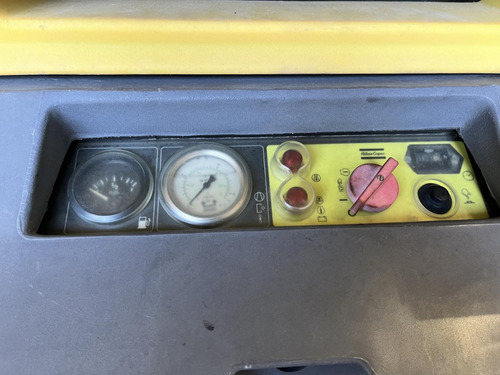 Compresor De Aire Atlas Copco Xas185jd Año 2013 Folio 13817