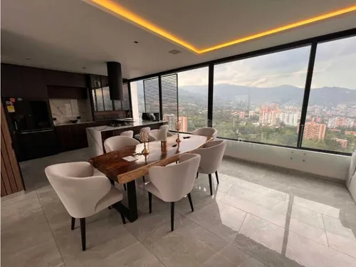 Vendo Apartamento Triplex En El Poblado, San Lucas