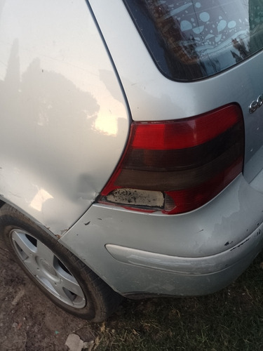 Imagen 8 de 14 de Volkswagen Golf 2000 2.0 Highline Tiptronic