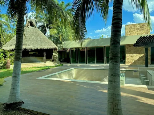 Residencia En Venta En Benito Juarez Norte Con Area De Fiestas Bar